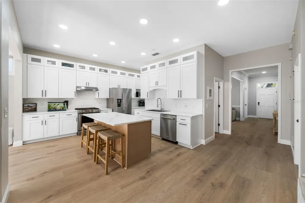 2808 Southpointe Lane Tampa FL 33611