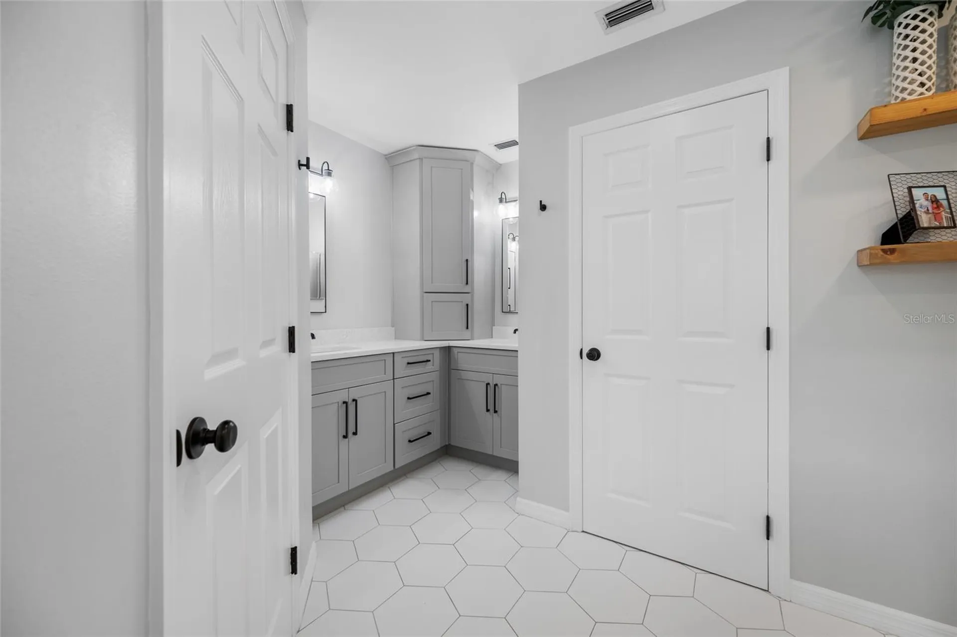 2808 Southpointe Lane Tampa FL 33611