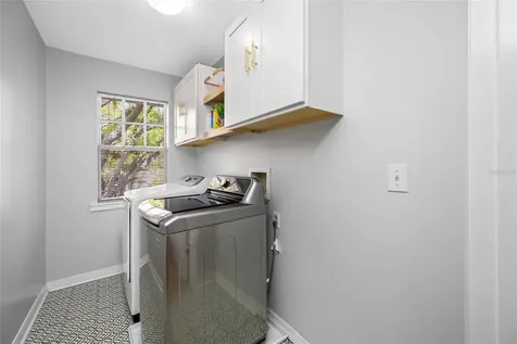 2808 Southpointe Lane Tampa FL 33611