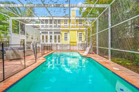 2808 Southpointe Lane Tampa FL 33611