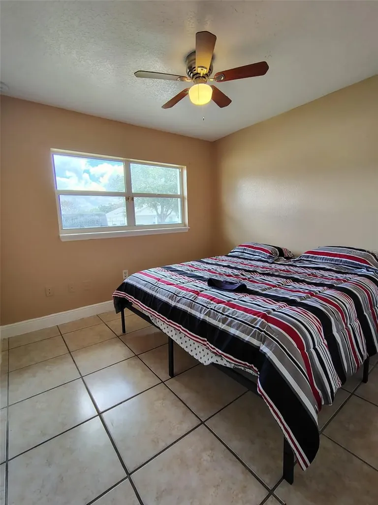 902 N Thacker Avenue Kissimmee FL 34741