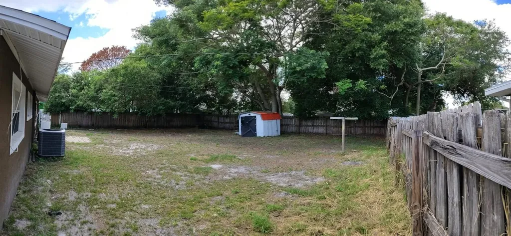 902 N Thacker Avenue Kissimmee FL 34741