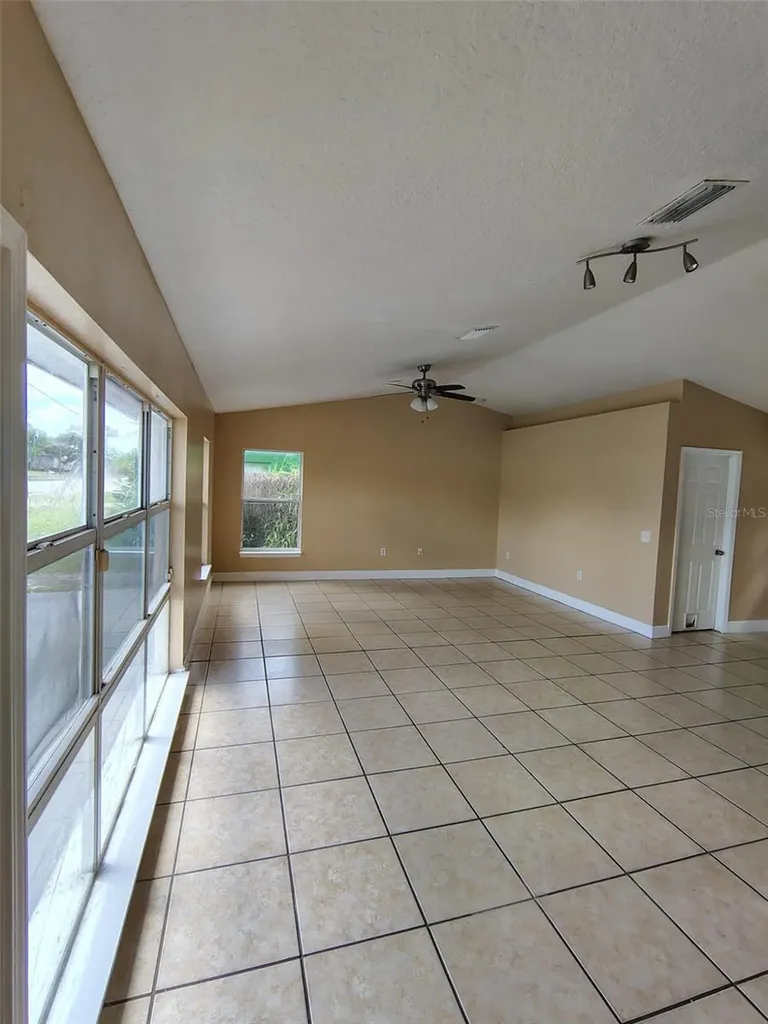 902 N Thacker Avenue Kissimmee FL 34741