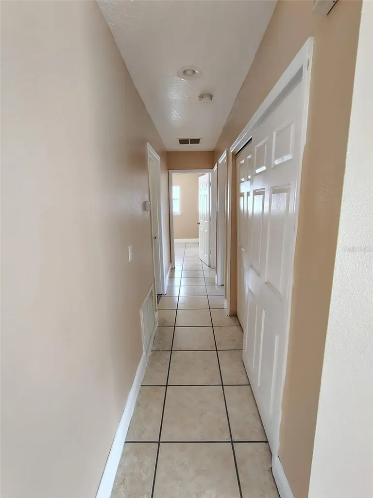 902 N Thacker Avenue Kissimmee FL 34741