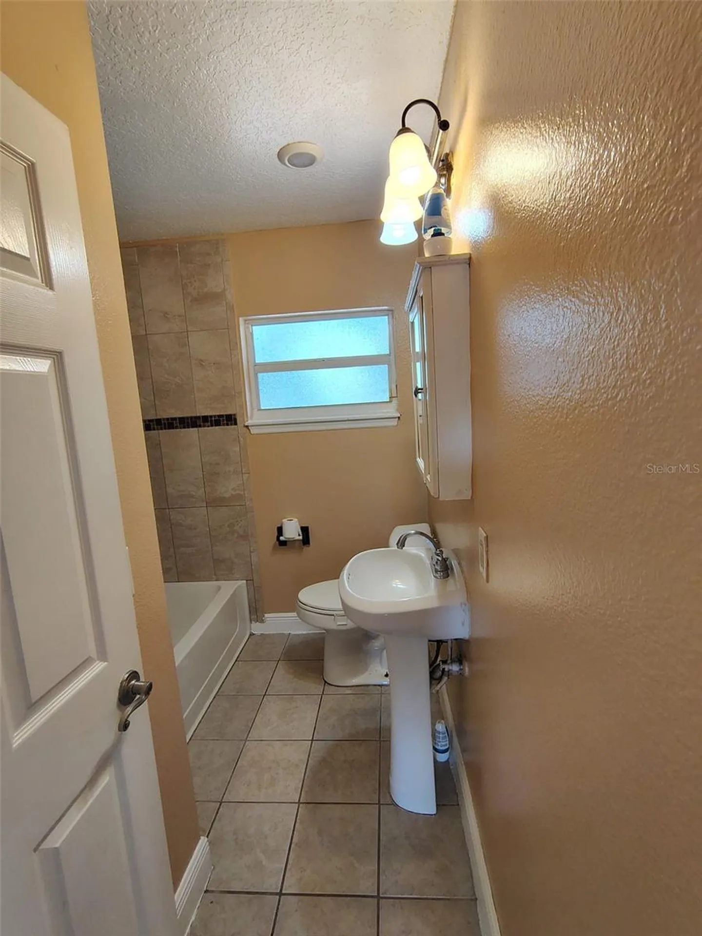 902 N Thacker Avenue Kissimmee FL 34741