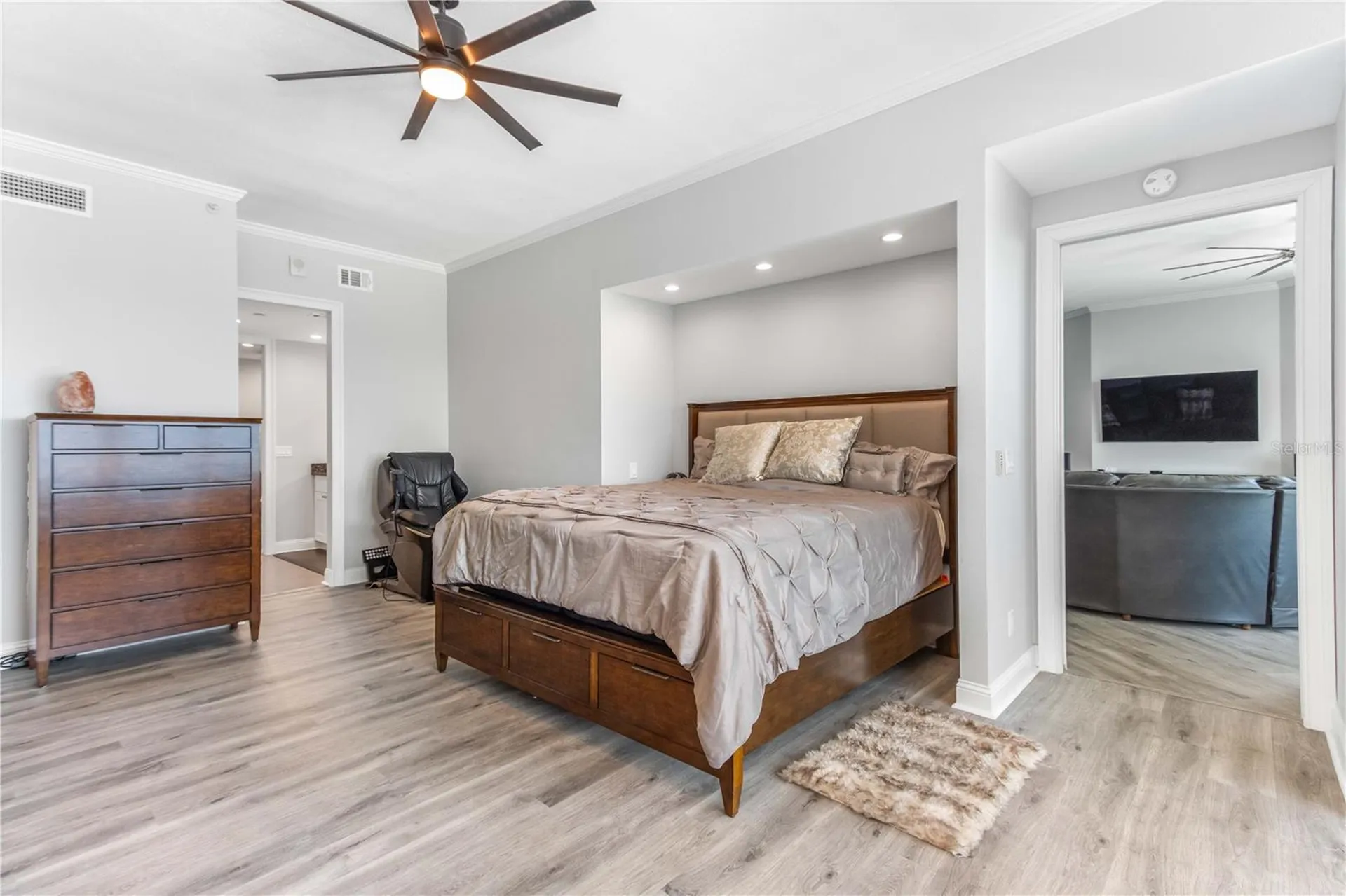 1560 Gulf Boulevard Clearwater FL 33767