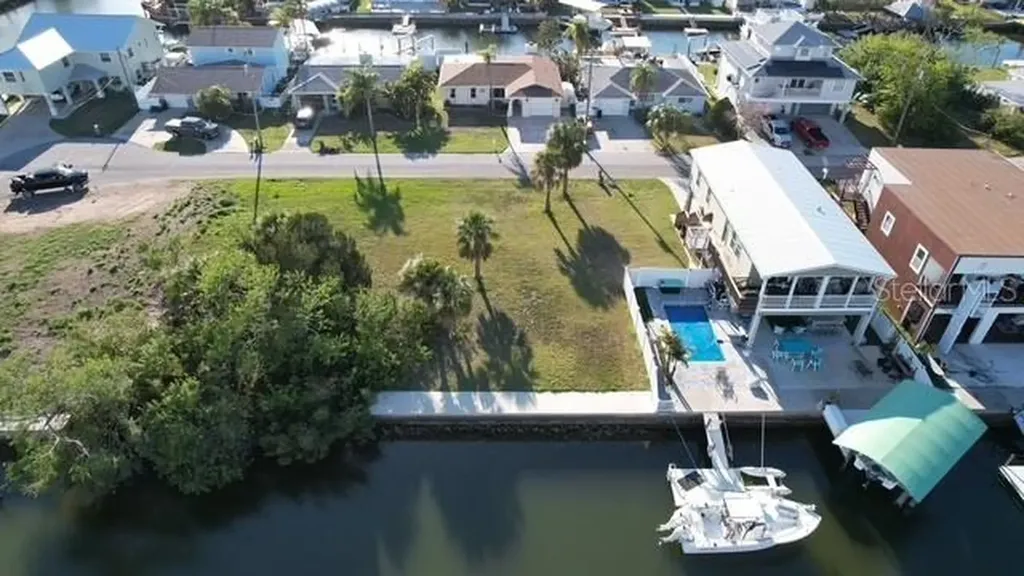 13908 King Hudson FL 34667