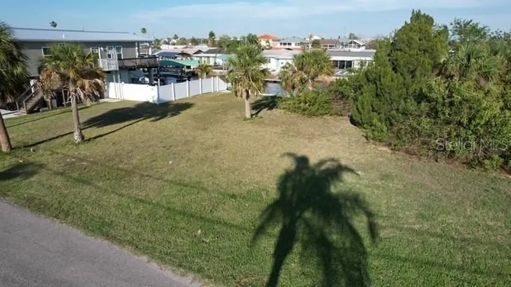 13908 King Hudson FL 34667