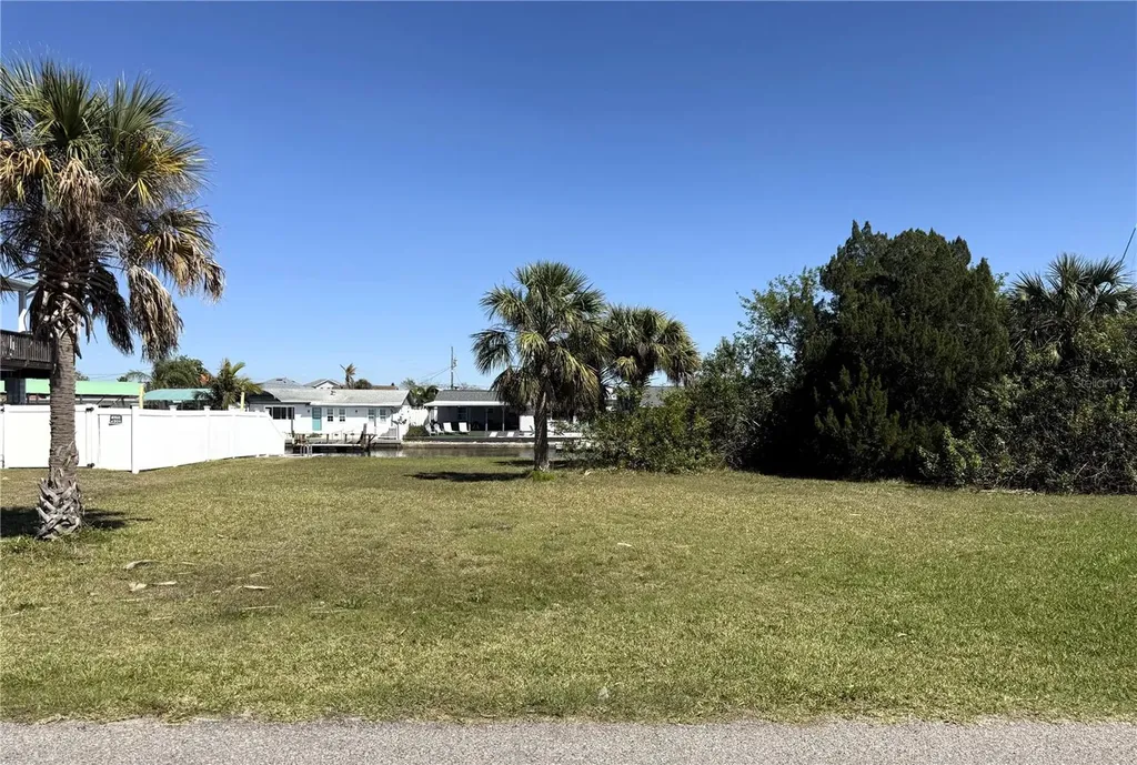 13908 King Hudson FL 34667