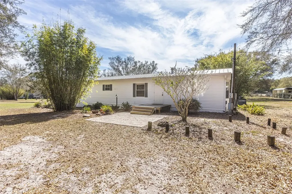 1824 Marion County Road Weirsdale FL 32195