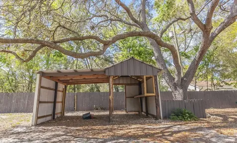 1824 Marion County Road Weirsdale FL 32195