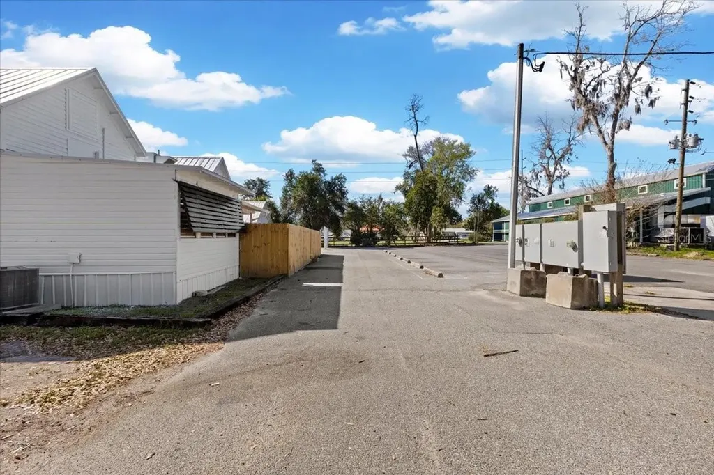 115 NW 1st Street Trenton FL 32693
