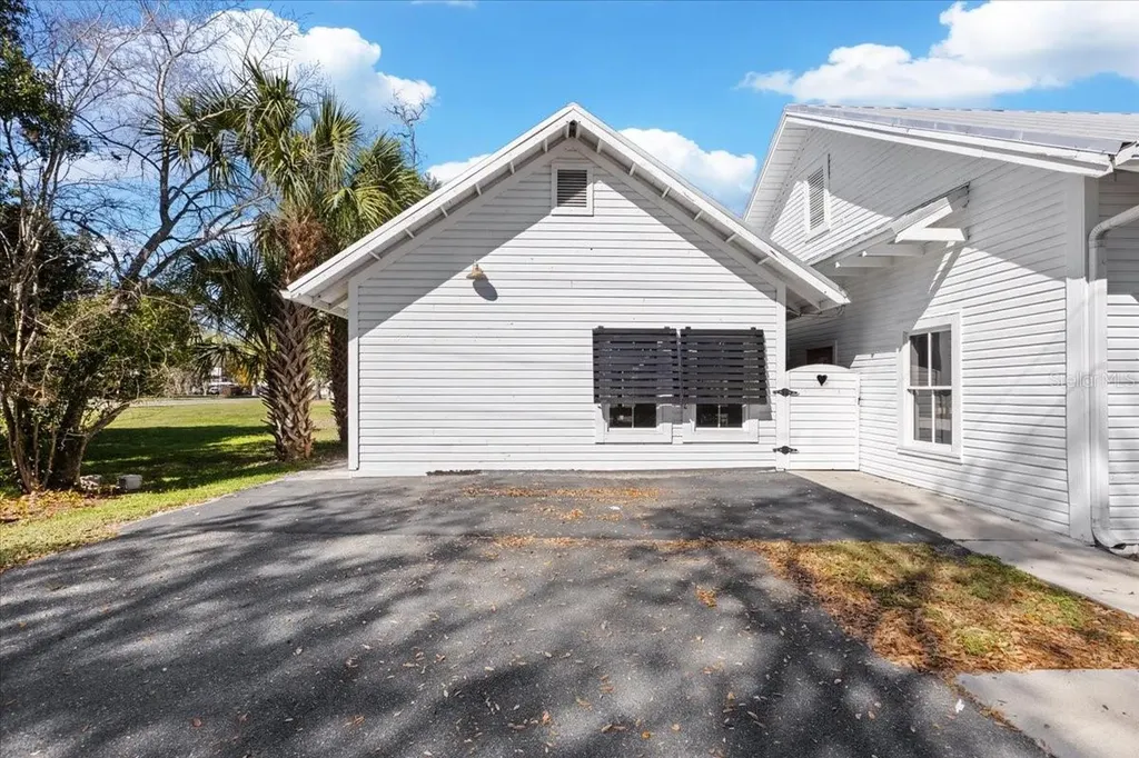 115 NW 1st Street Trenton FL 32693