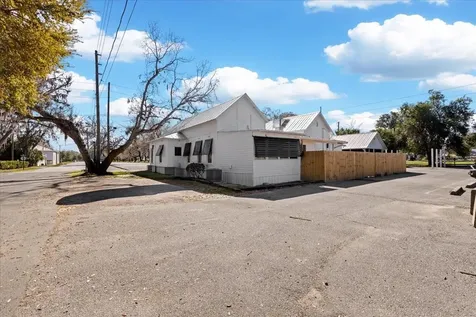 115 NW 1st Street Trenton FL 32693