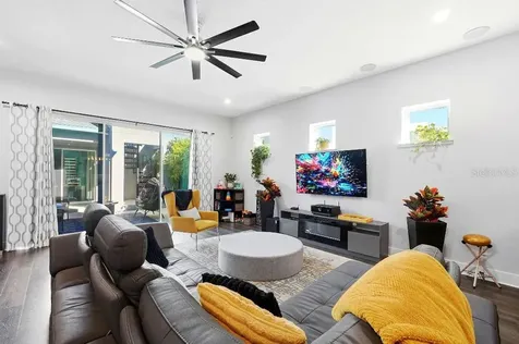 6955 Higgs Alley Orlando FL 32827