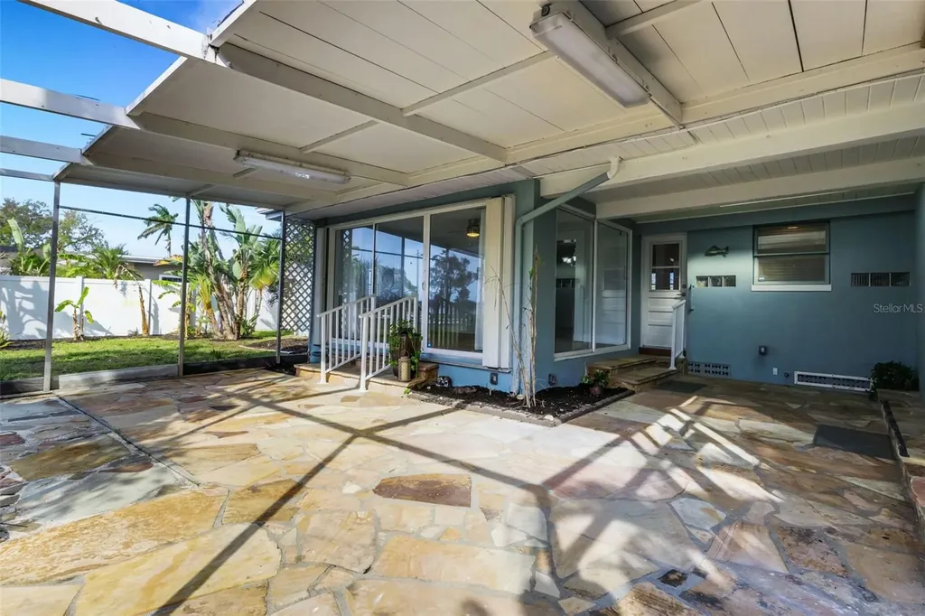 7912 Garden Drive N St Petersburg FL 33710