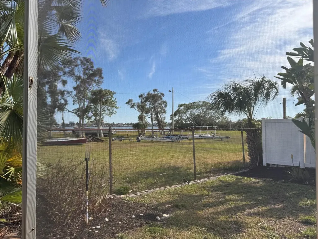 7912 Garden Drive N St Petersburg FL 33710