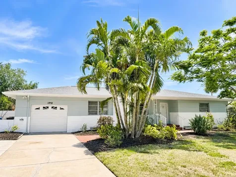 7912 Garden Drive N St Petersburg FL 33710