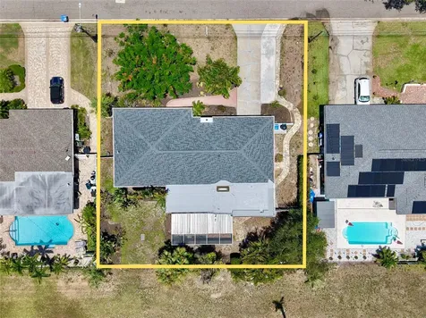 7912 Garden Drive N St Petersburg FL 33710