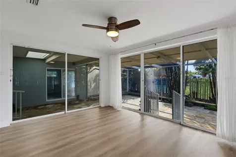 7912 Garden Drive N St Petersburg FL 33710