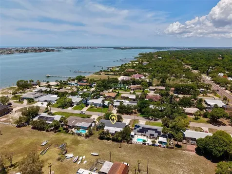 7912 Garden Drive N St Petersburg FL 33710