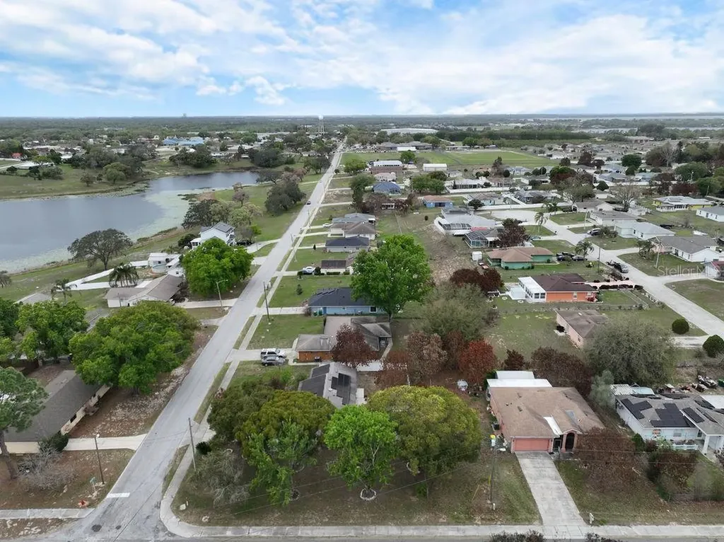 711 E Frederick Avenue Dundee FL 33838