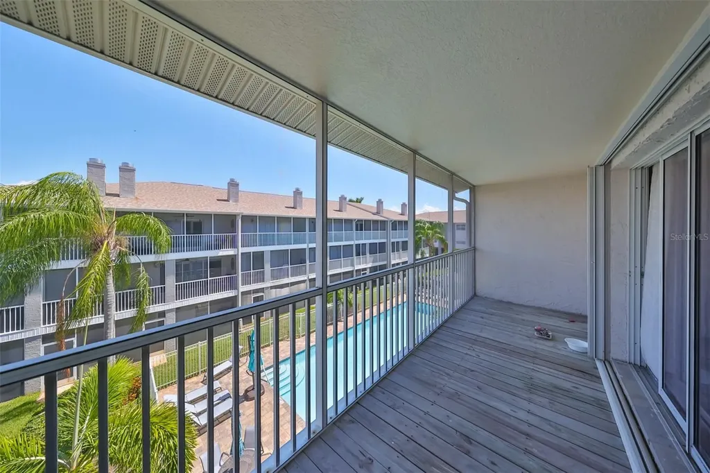 521 Pinellas Bayway S St Petersburg FL 33715