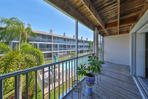 521 Pinellas Bayway S St Petersburg FL 33715