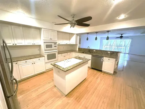521 Pinellas Bayway S St Petersburg FL 33715