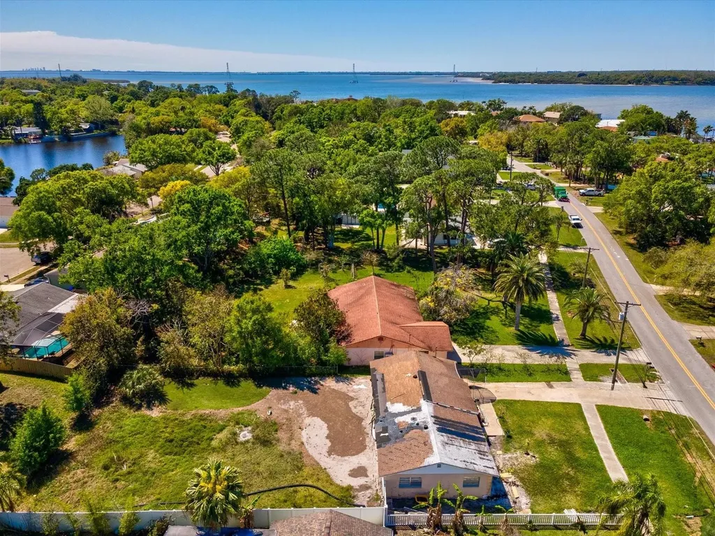 507 Shore Drive E Oldsmar FL 34677