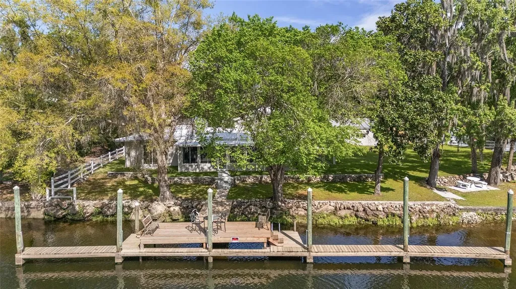34 Garden Mall Court Inglis FL 34449