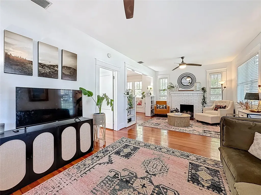 146 13th Avenue NE St Petersburg FL 33701