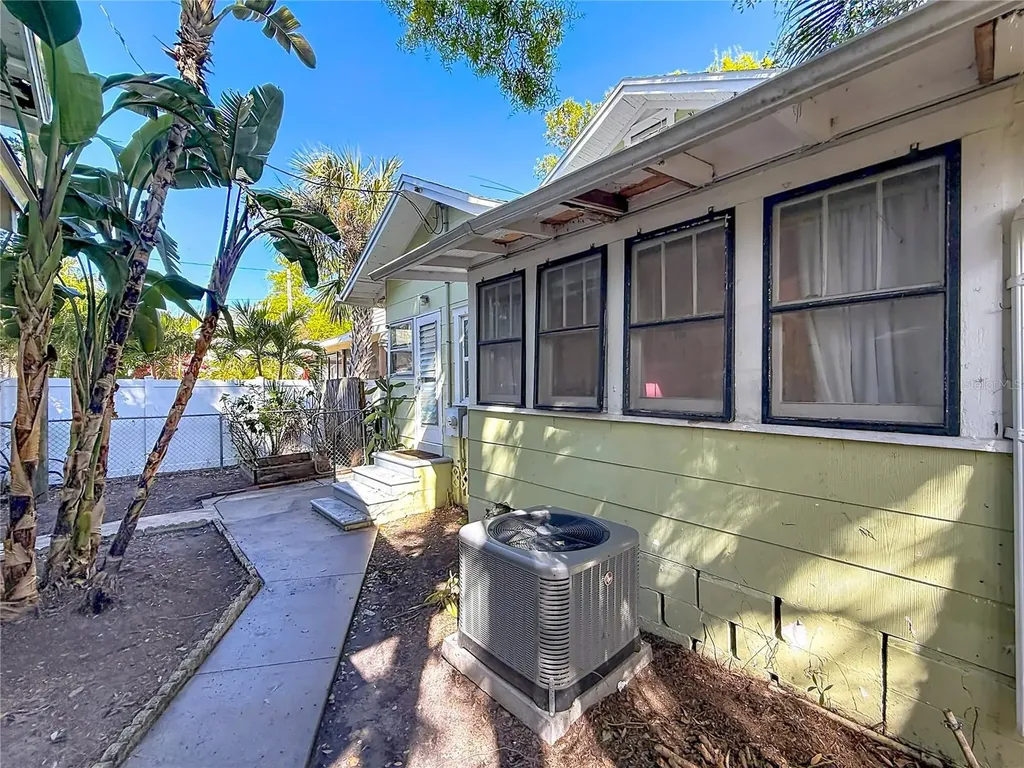 146 13th Avenue NE St Petersburg FL 33701