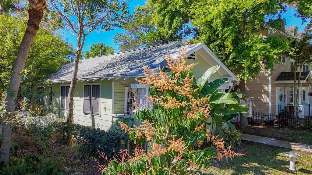 146 13th Avenue NE St Petersburg FL 33701