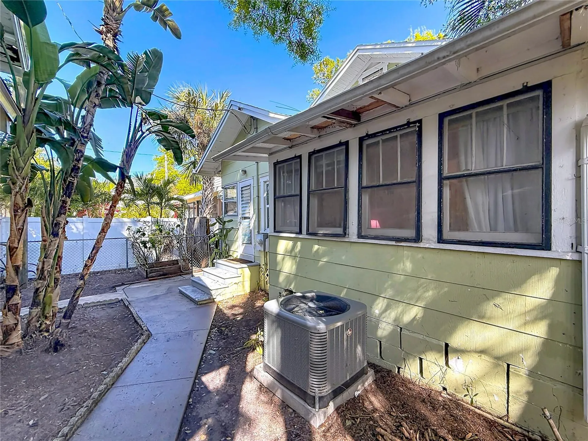 146 13th Avenue NE St Petersburg FL 33701