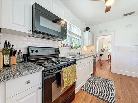 146 13th Avenue NE St Petersburg FL 33701