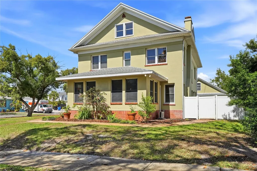241 72nd Street N St Petersburg FL 33710
