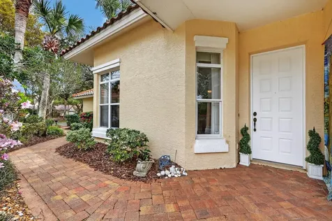 11 Laguna Court Palm Coast FL 32137