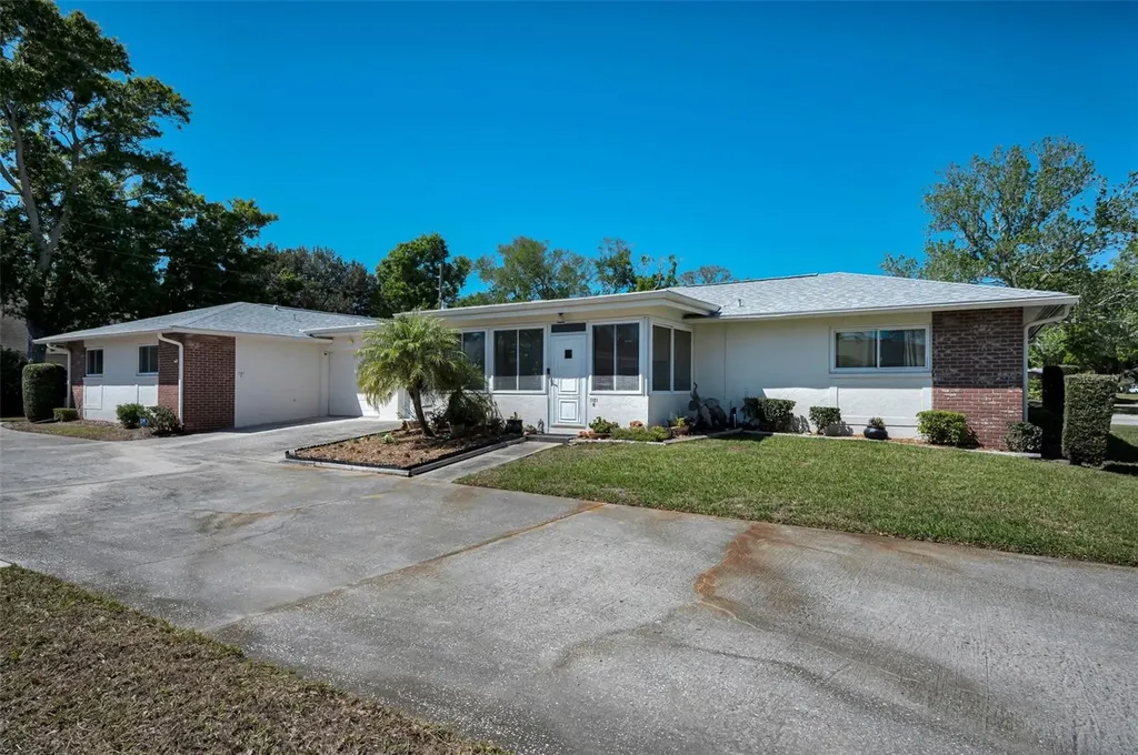 1121 Queen Anne Drive Palm Harbor FL 34684