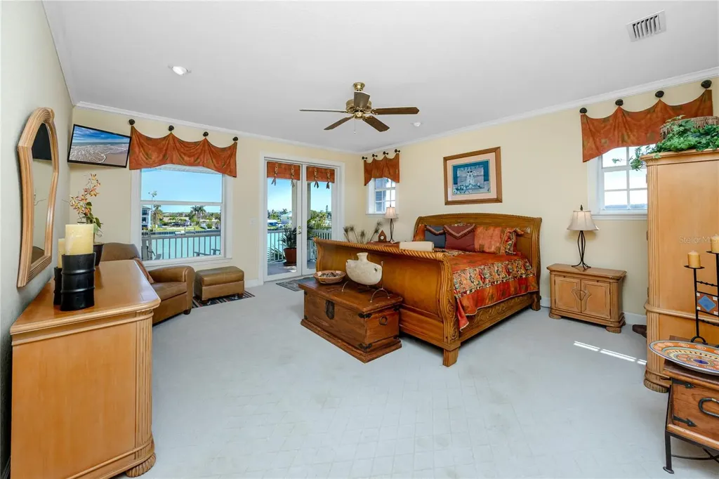 11145 3rd Street E Treasure Island FL 33706
