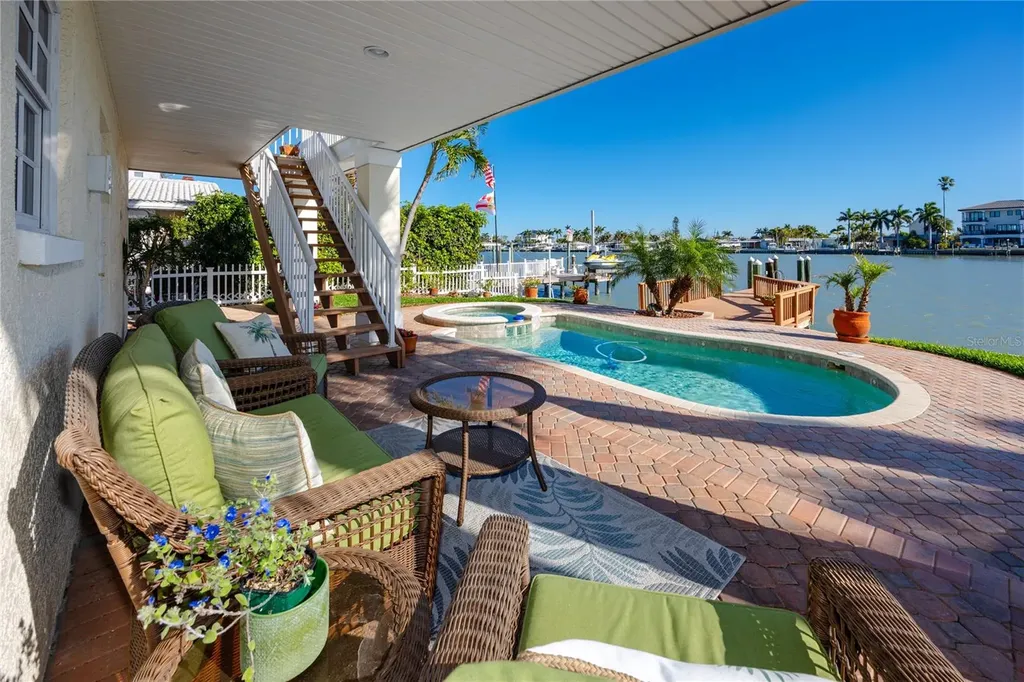 11145 3rd Street E Treasure Island FL 33706
