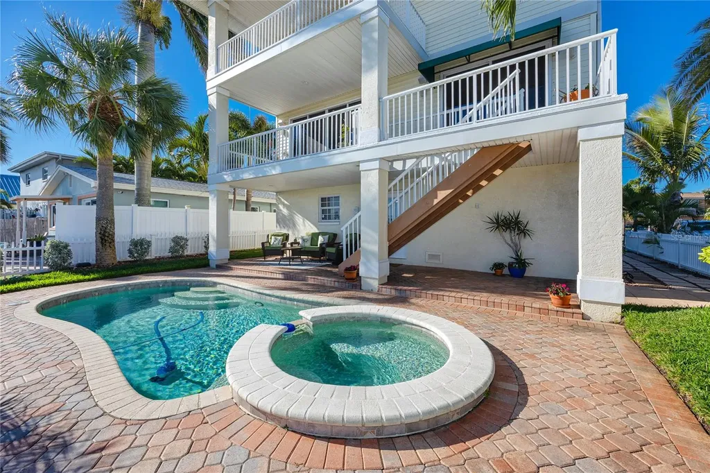 11145 3rd Street E Treasure Island FL 33706