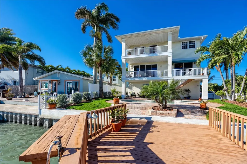 11145 3rd Street E Treasure Island FL 33706