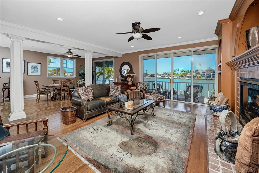 11145 3rd Street E Treasure Island FL 33706