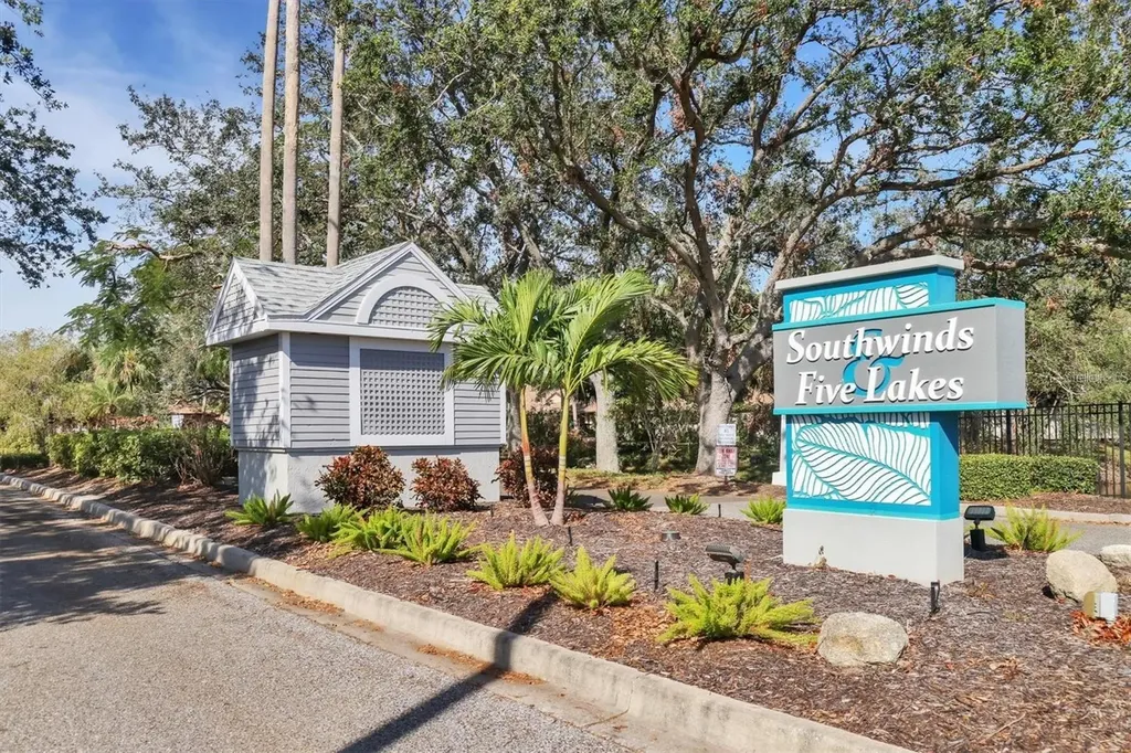 3527 52nd Avenue W Bradenton FL 34210