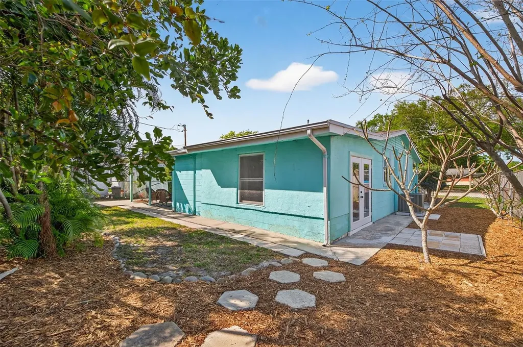 5846 82nd Avenue N Pinellas Park FL 33781