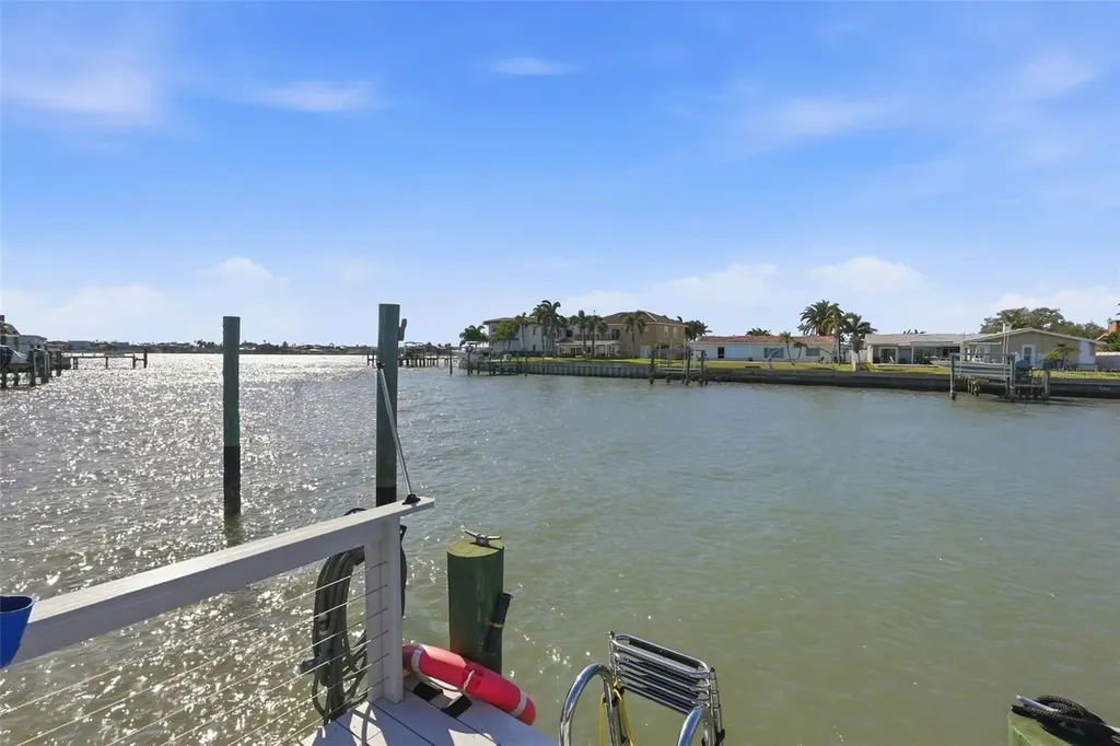 573 Boca Ciega Point Boulevard N St Petersburg FL 33708