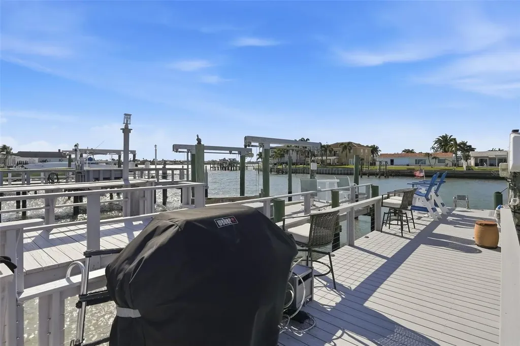 573 Boca Ciega Point Boulevard N St Petersburg FL 33708