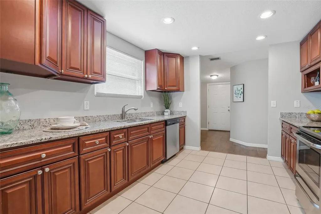 2501 W Gray Street Tampa FL 33609