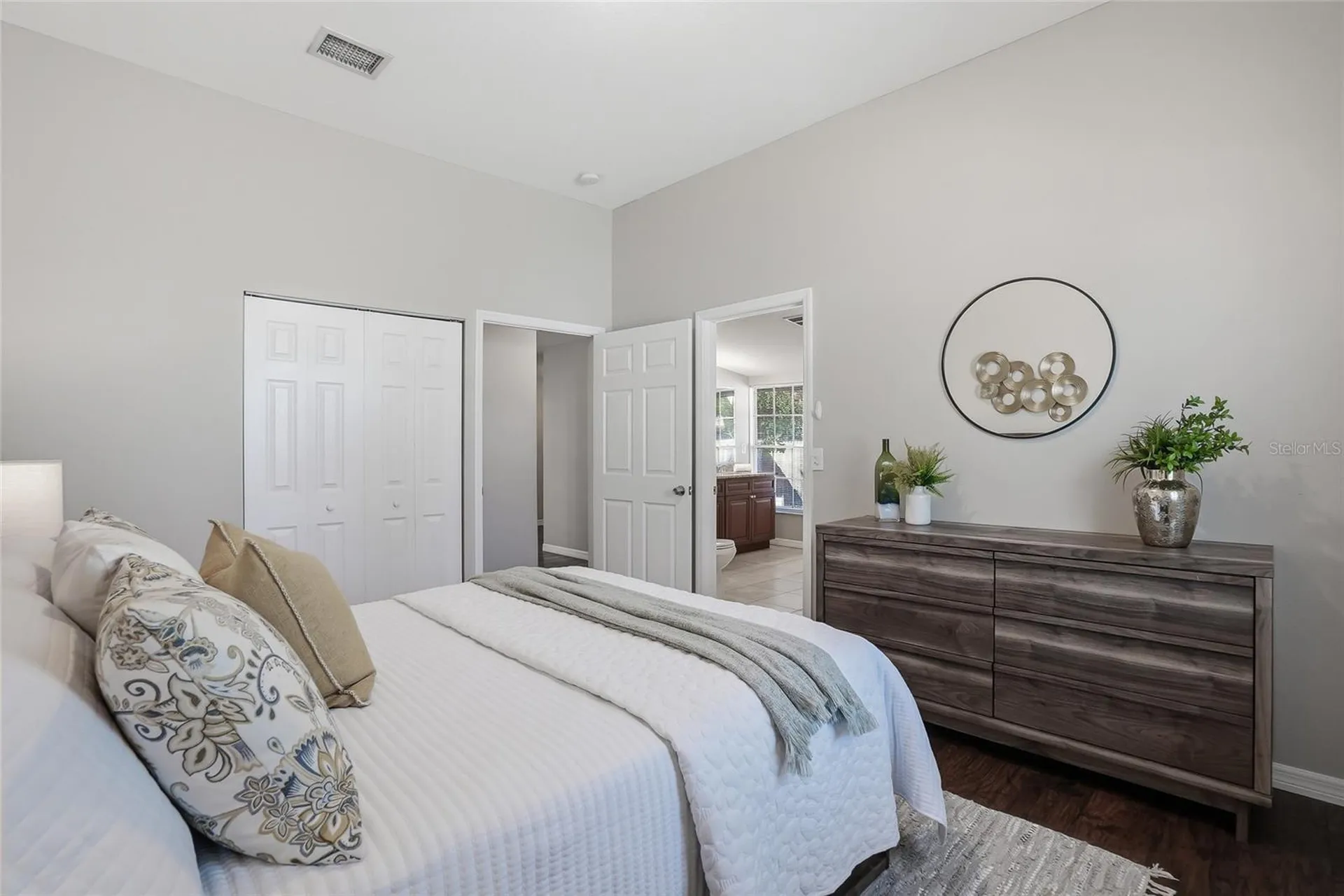2501 W Gray Street Tampa FL 33609
